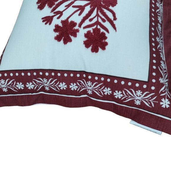 Place & Time Embroidered Floral Design Throw Pillow New - Picture 5 of 7